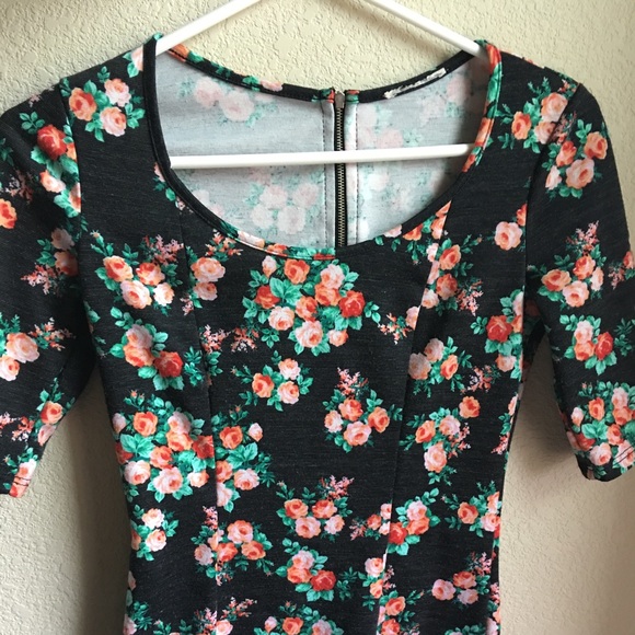 Tops bought two years ago @ Pacsun! - Picture 2 of 4